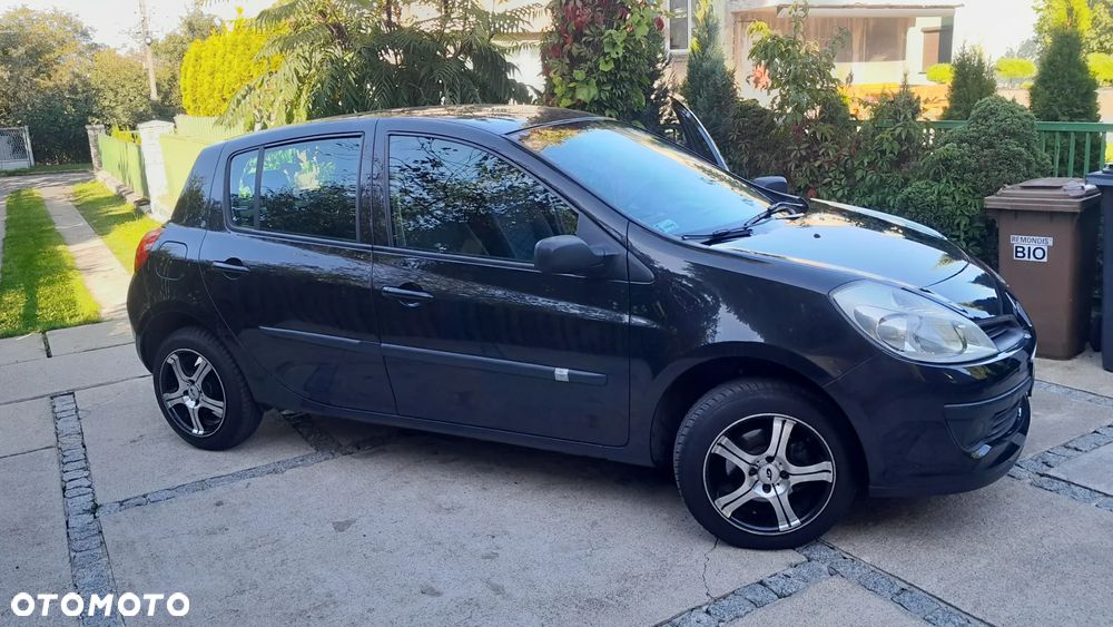 Renault Clio 1.2 16V Alize - 2