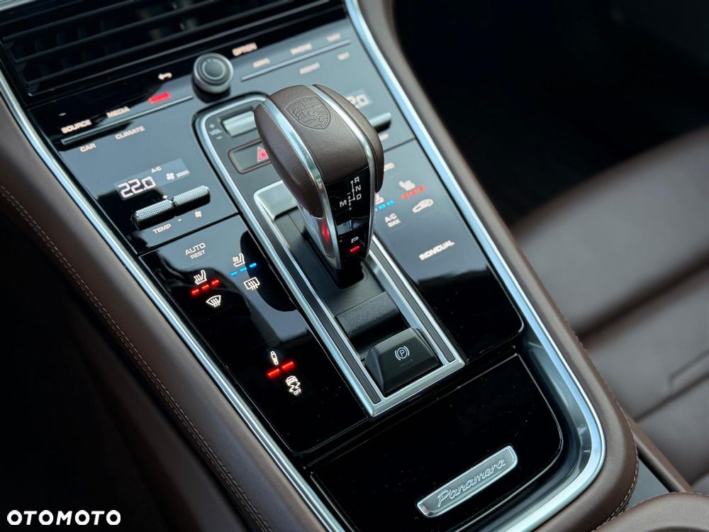 Porsche Panamera - 34