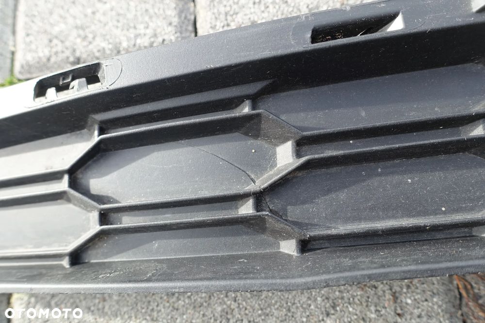 KRATKA ZDERZAKA OCTAVIA III LIFT 16-20r.  PRZED LIFT 12-16r. - 5