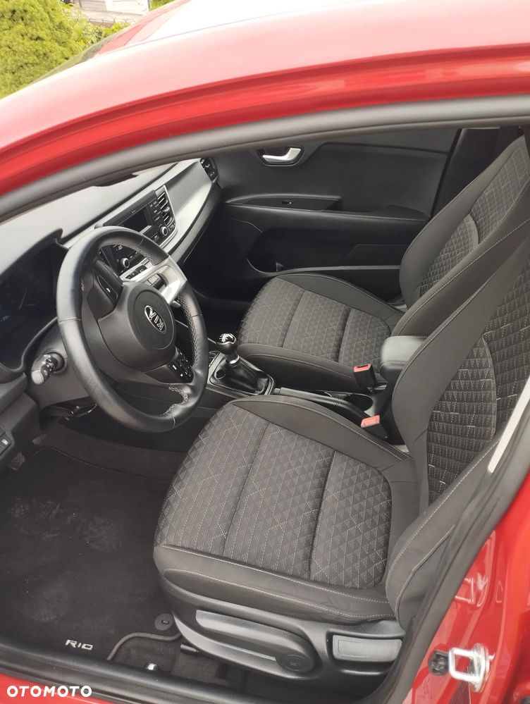 Kia Rio - 13