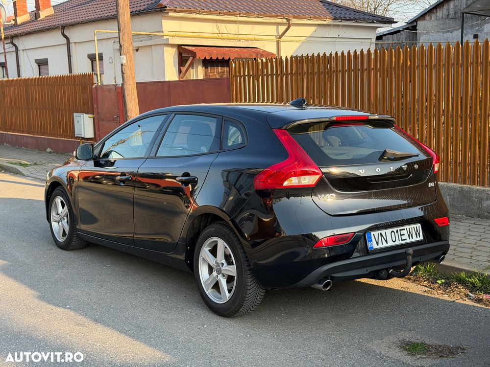 Volvo V40 D4 Momentum - 4
