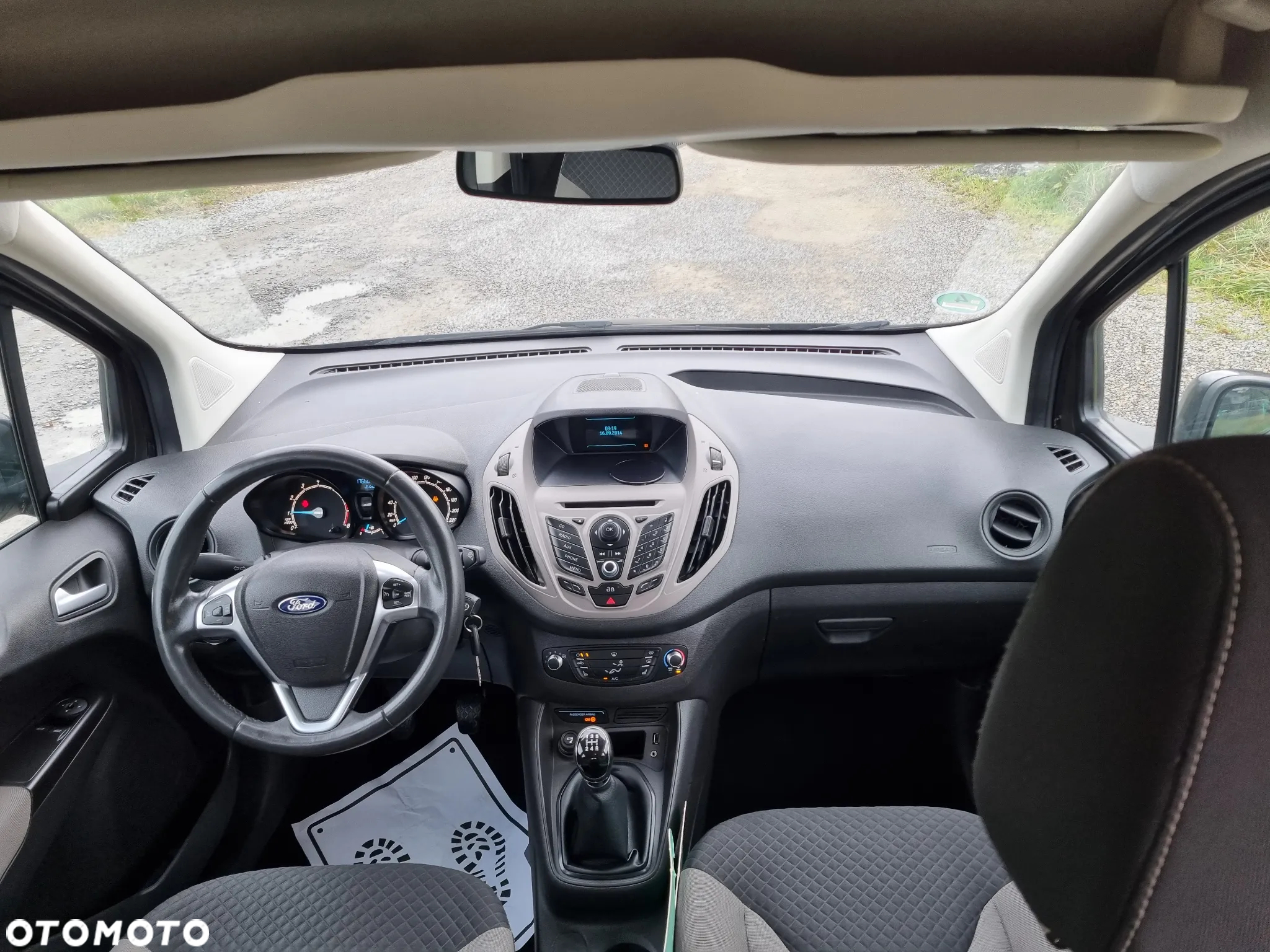 Ford Tourneo Courier 1.0 EcoBoost S&S Ambiente - 16