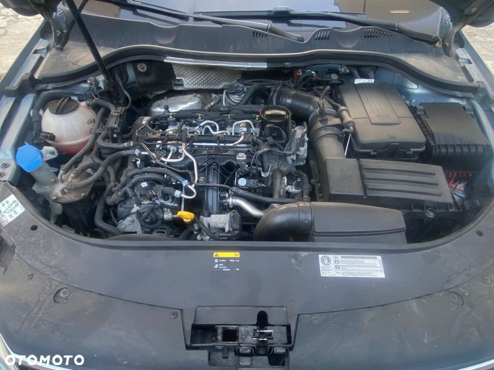 Volkswagen Passat 2.0 TDI 4Mot Highline DSG - 8