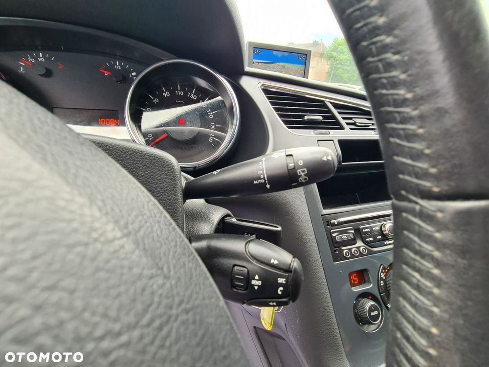 Peugeot 3008 1.6 HDi Active - 16