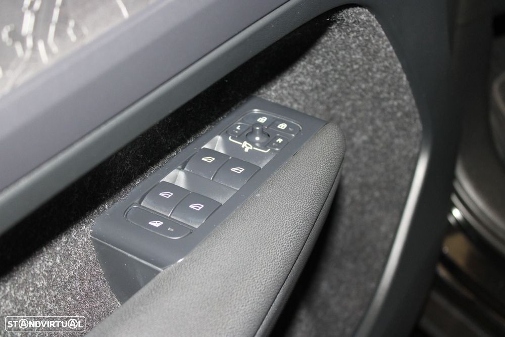 Volvo XC 40 2.0 D3 - 22