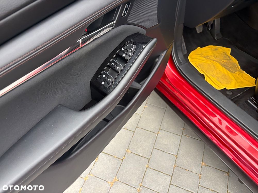 Mazda 3 e-SKYACTIV-G 150 M HYBRID EXCLUSIVE-LINE - 33