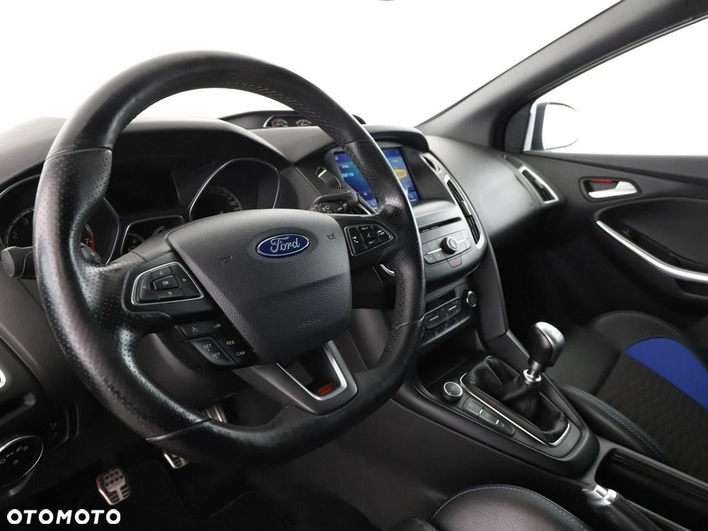 Ford Focus 2.0 EcoBoost ST - 15