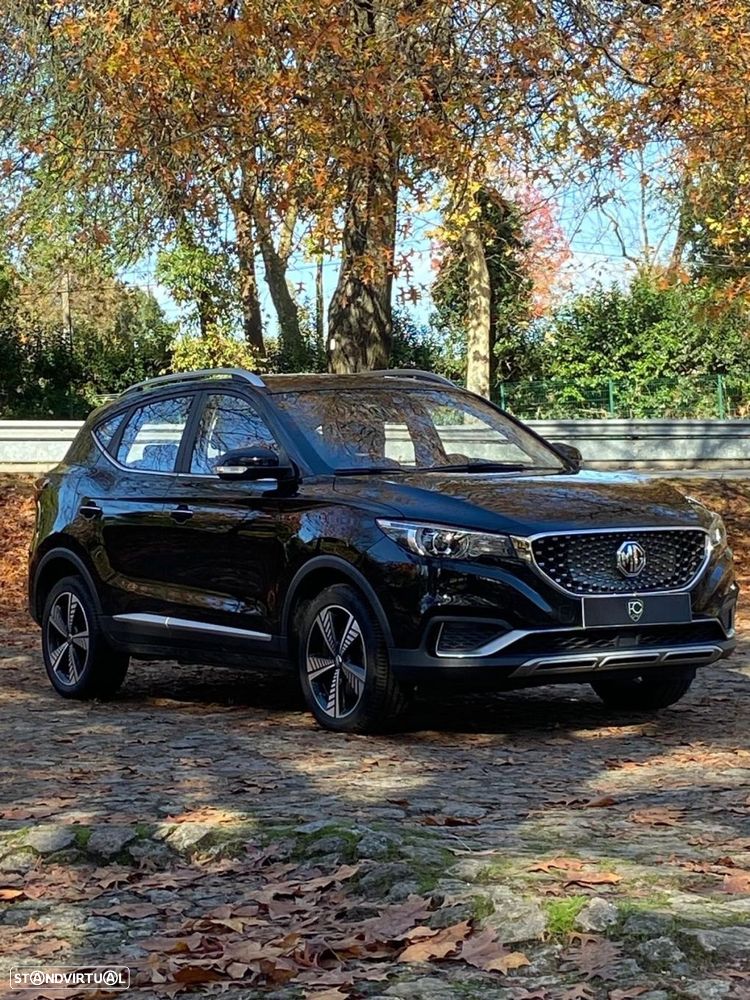 MG ZS EV Luxury - 3