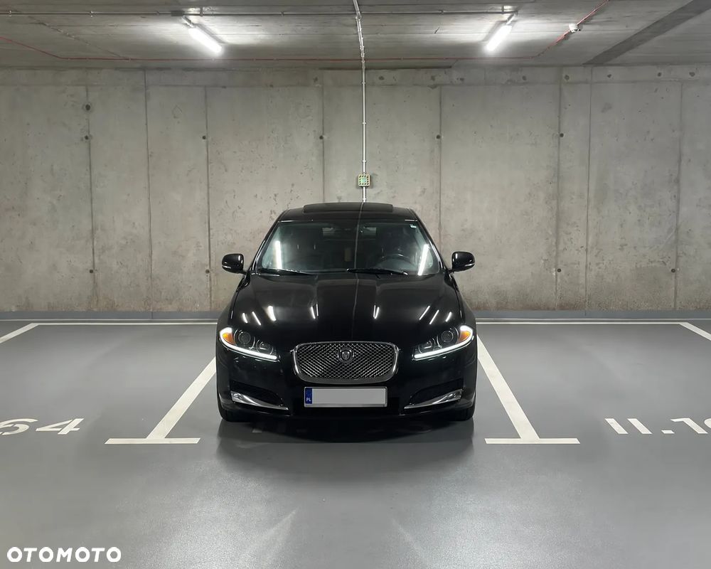 Jaguar XF 2.0 T Premium Luxury - 2