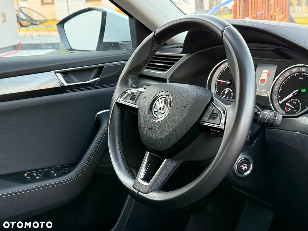 Skoda Superb 2.0 TDI 4x4 Style DSG - 32