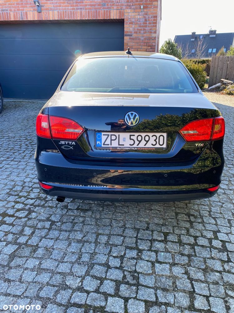 Volkswagen Jetta 1.6 TDI Comfortline - 6