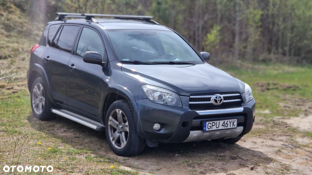 Toyota RAV4 - 1