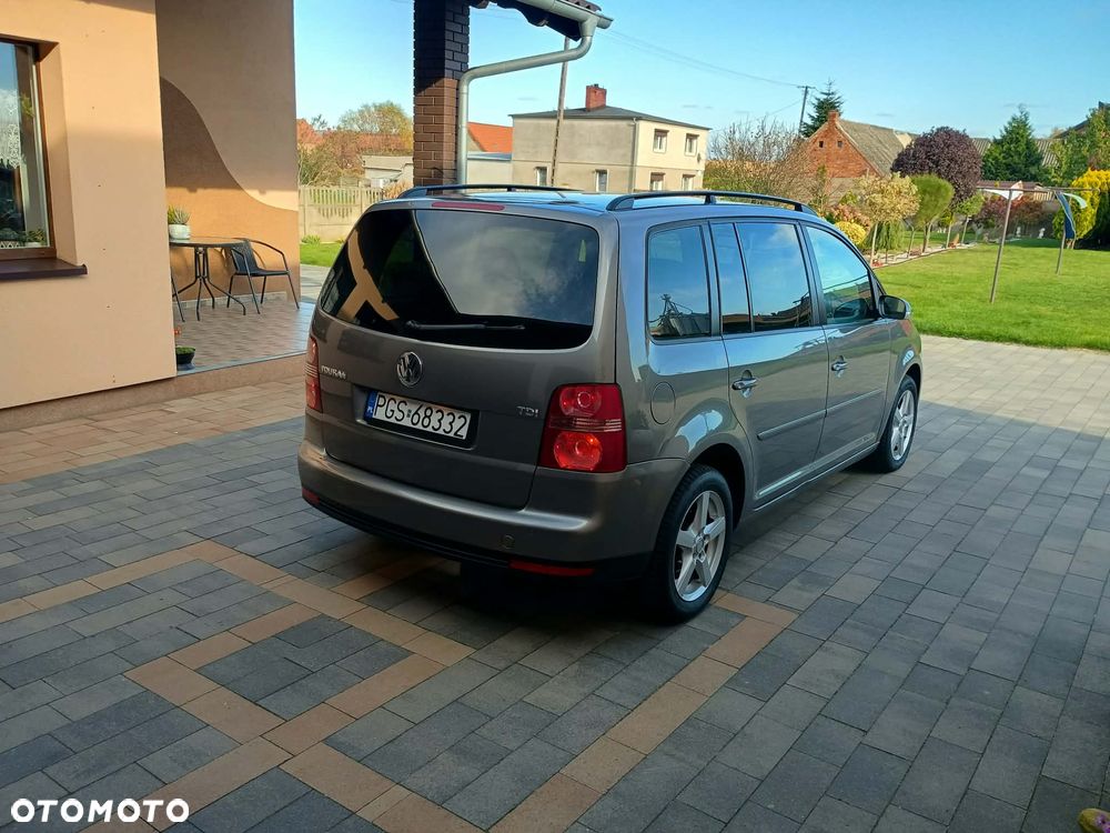 Volkswagen Touran - 7
