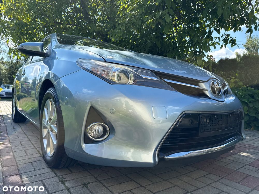 Toyota Auris 1.33 Dual-VVT-i Life Plus - 10