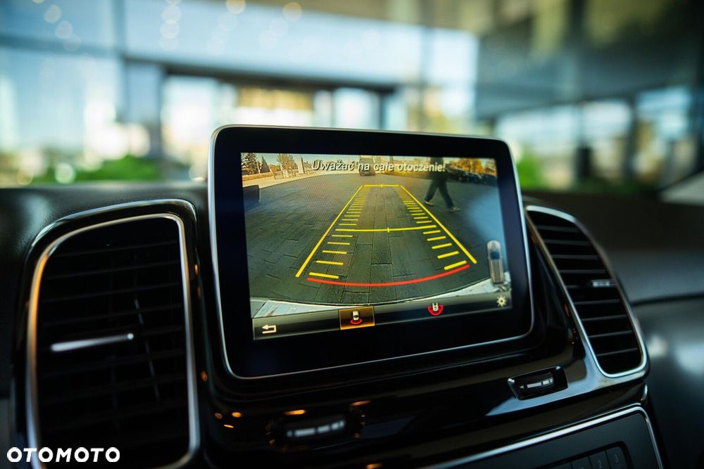 Mercedes-Benz GLE - 12