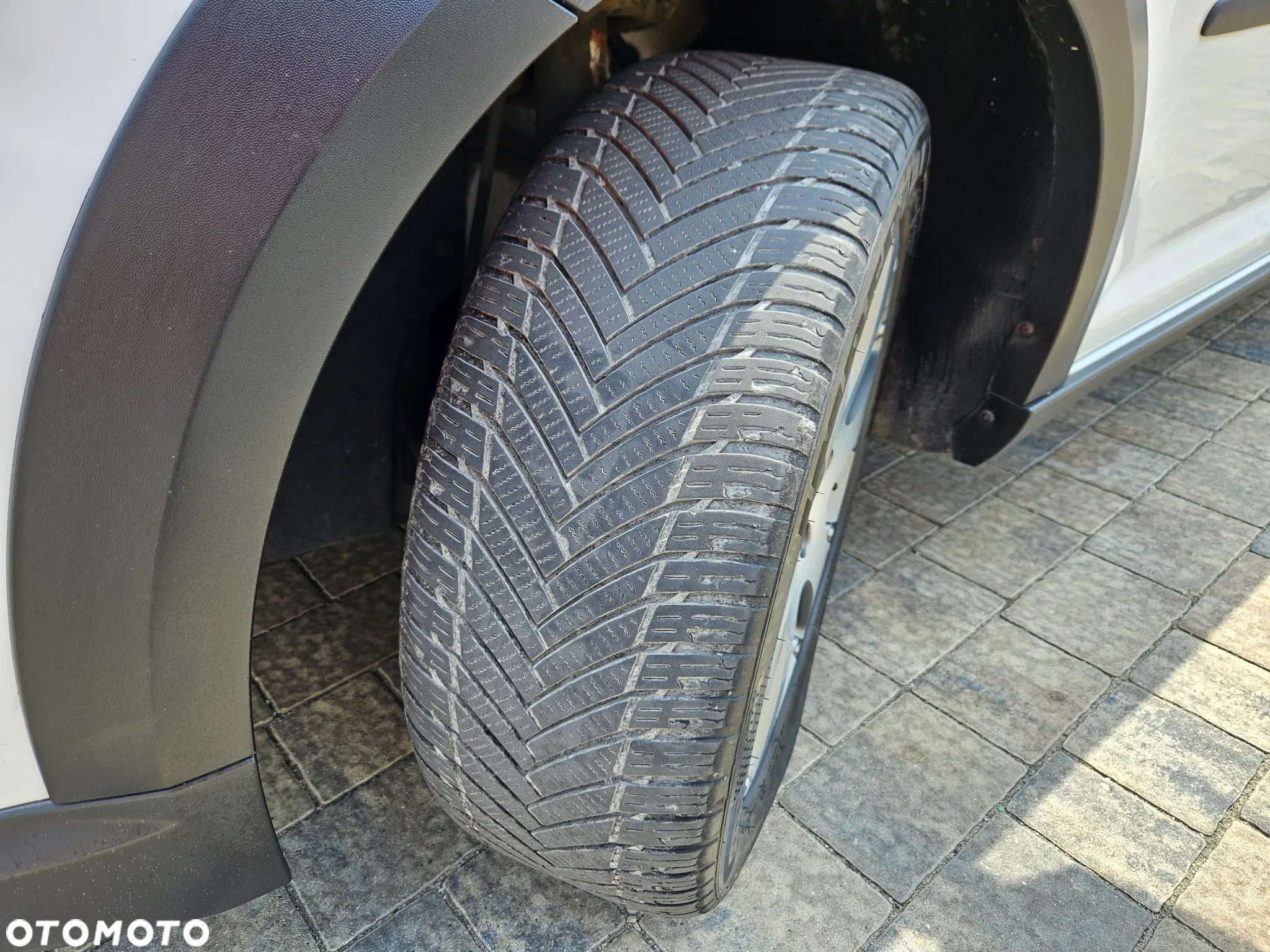 Volkswagen Touran 2.0 TDI DPF Cross DSG - 15