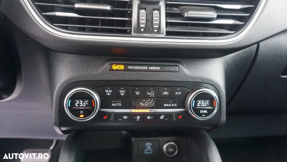 Ford Kuga 1.5 EcoBlue Aut. TITANIUM - 29