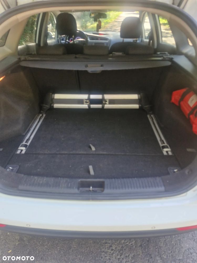 Kia Ceed - 11