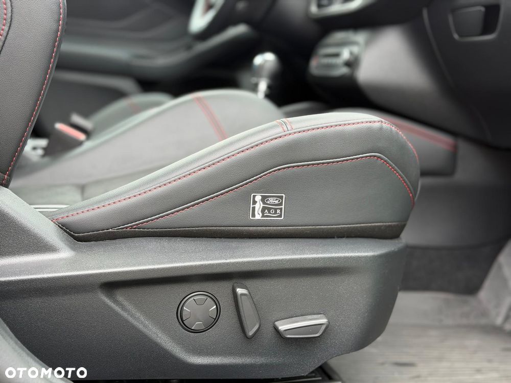 Ford Focus 2.3 EcoBoost ST X - 14