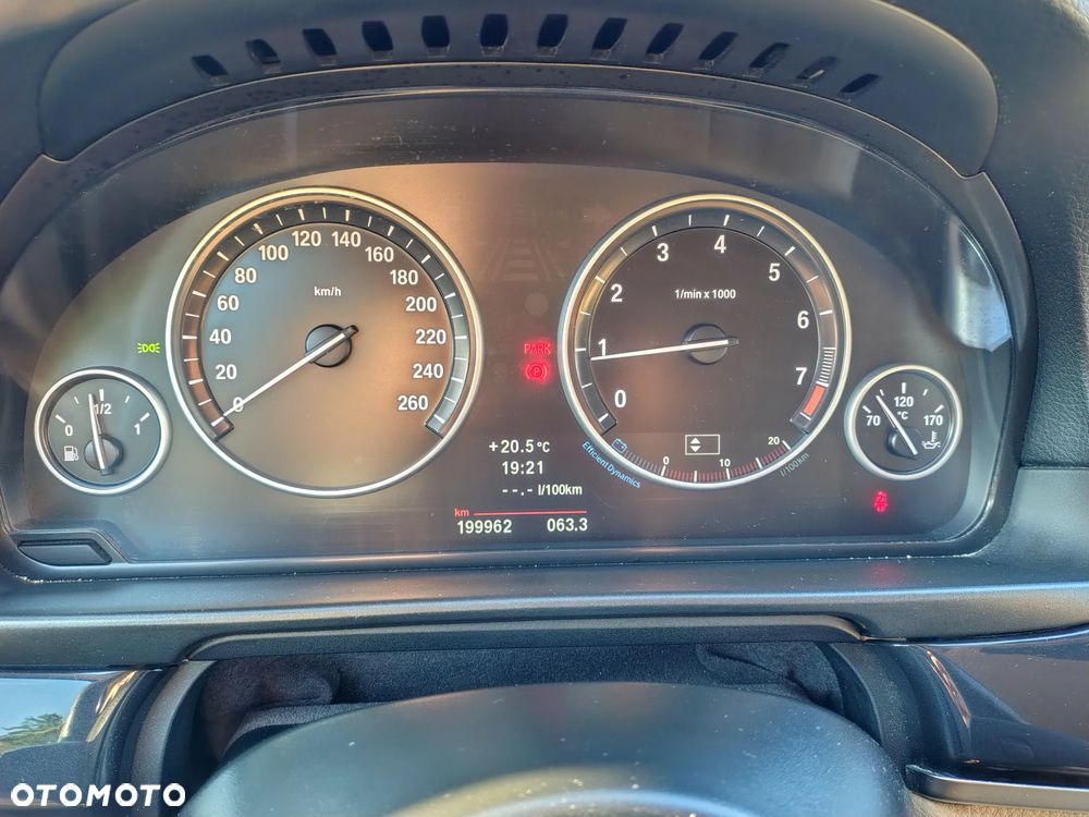 BMW Seria 5 520i - 17