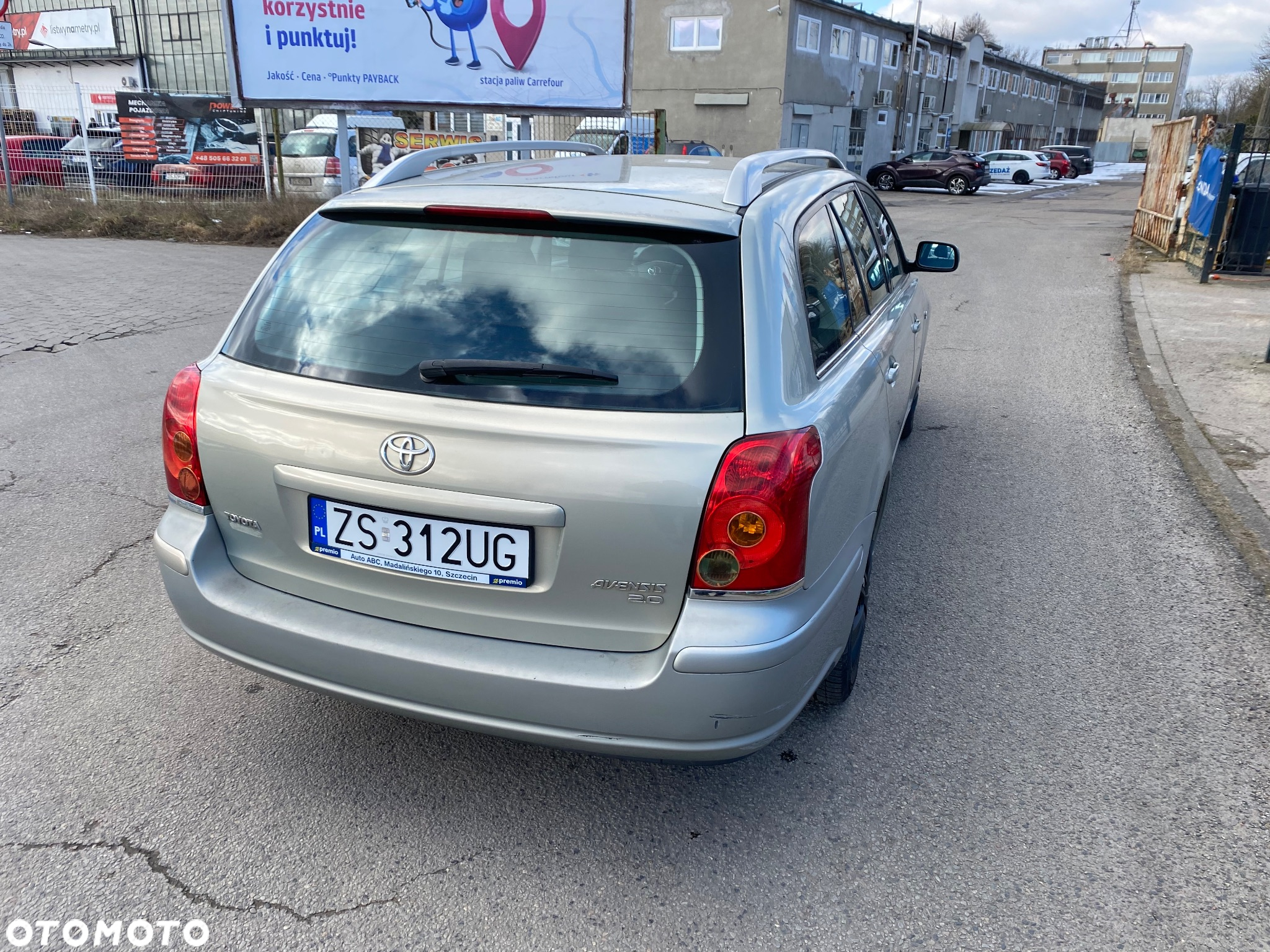 Toyota Avensis 2.0 VVT-i Combi Sol - 24