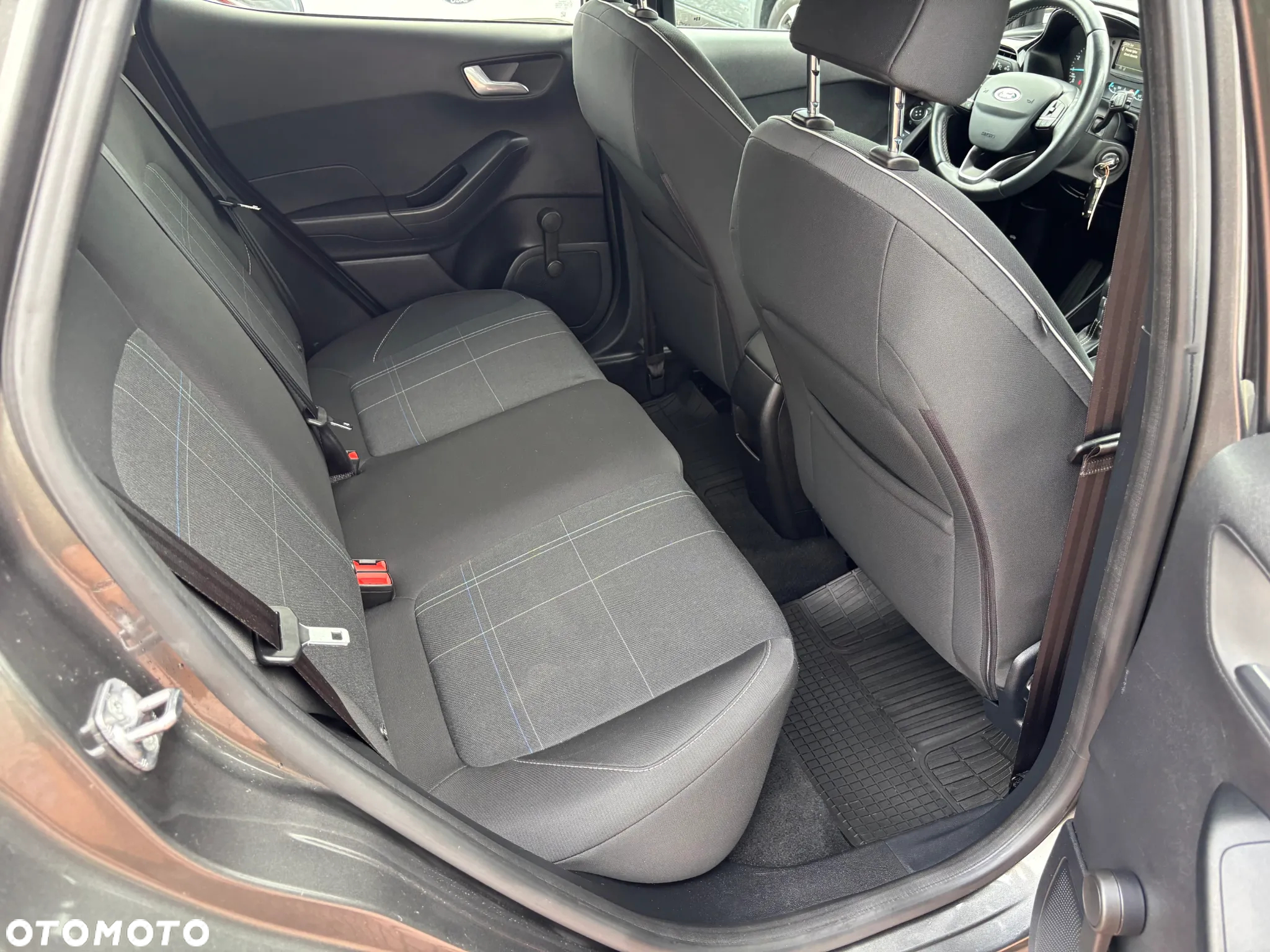 Ford Fiesta 1.0 EcoBoost S&S COOL&CONNECT - 17