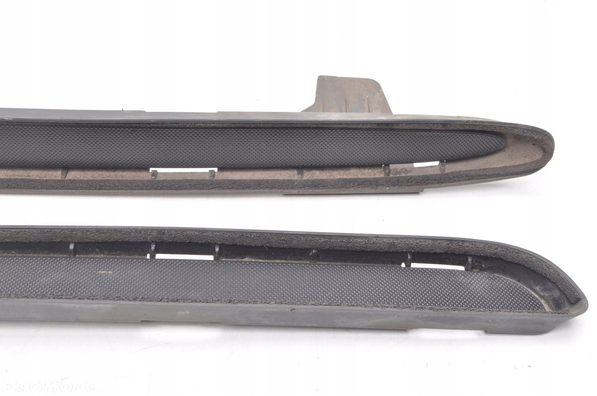 LEXUS CT 200h LISTWA KRATKA ZDERZAKA TYŁ KOMPLET 52566-76010 52565-76010 - 2