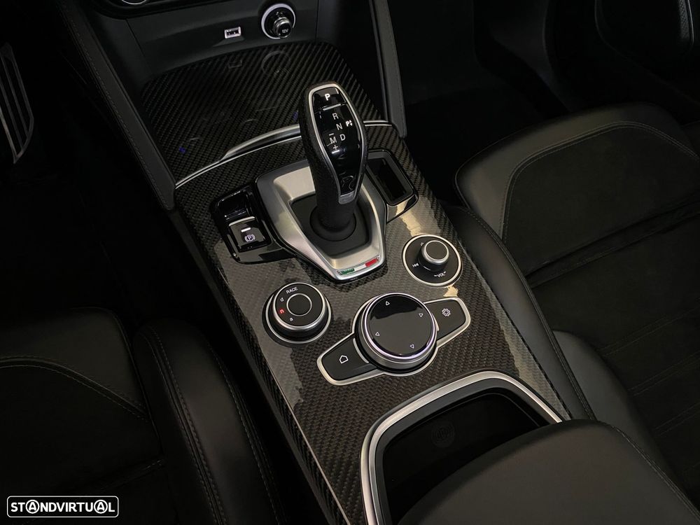 Alfa Romeo Stelvio 2.9 T Quadrifoglio AT8 Q4 - 20