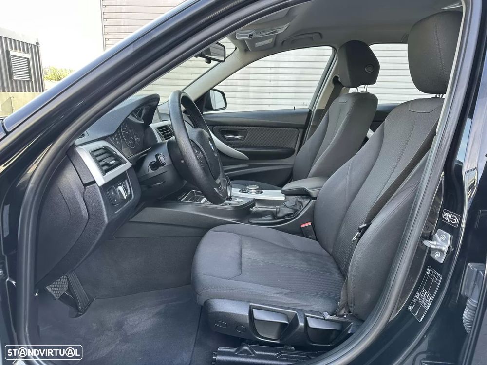 BMW 320 d EfficientDynamics Line Sport Auto - 28