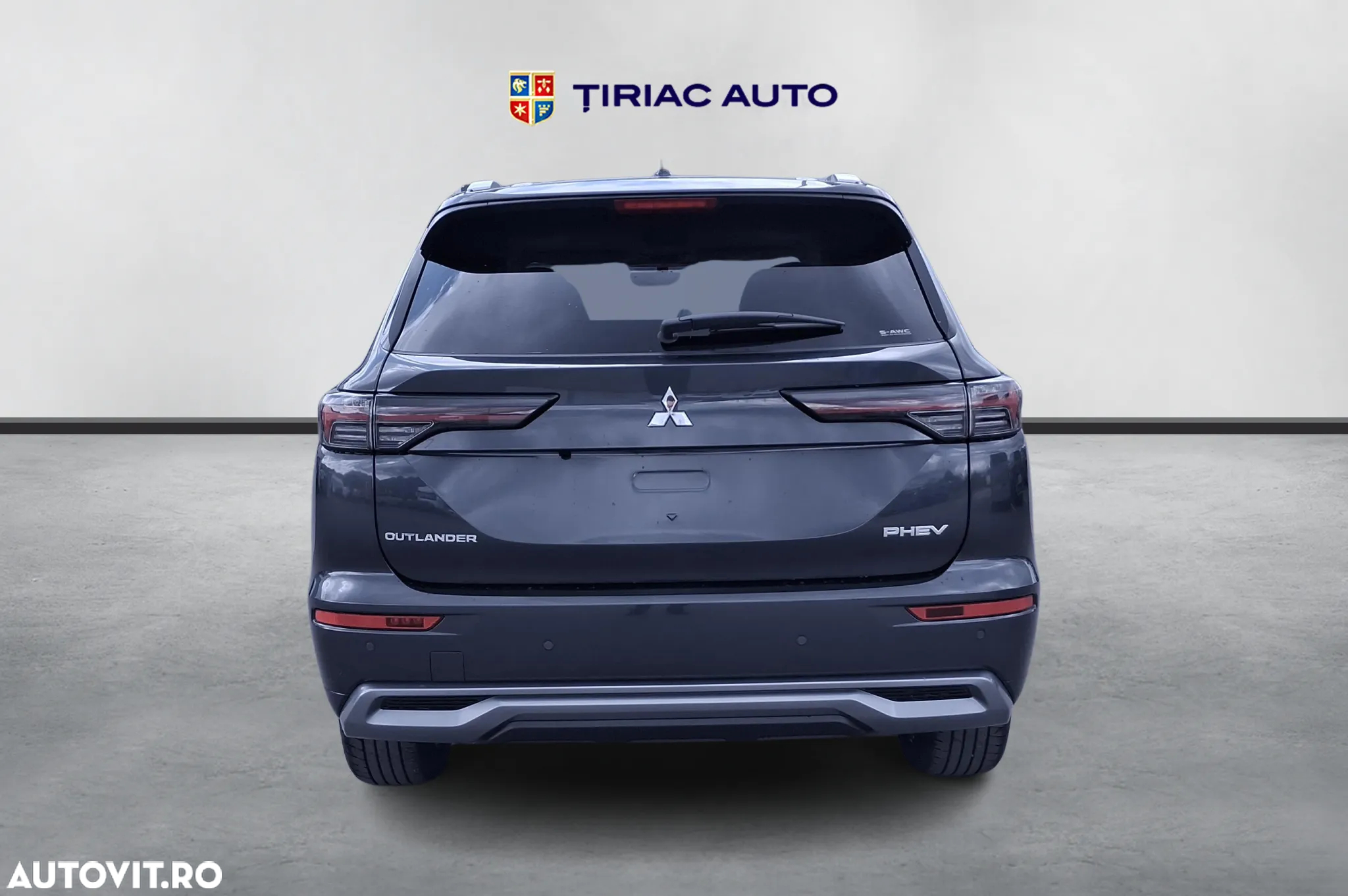 Mitsubishi Outlander PHEV 2.4 L 4X4 Instyle - 4