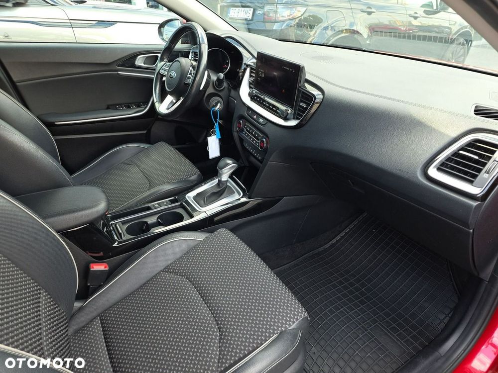 Kia Ceed 1.4 T-GDI L Business Line DCT - 13