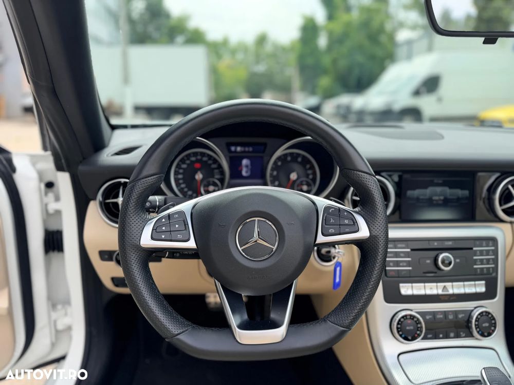 Mercedes-Benz SLC - 16