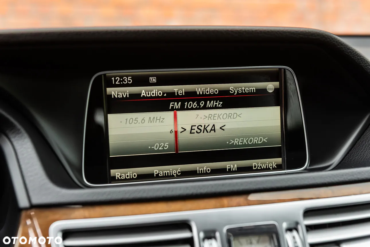 Mercedes-Benz Klasa E 350 BlueTEC 4-Matic Classic - 26