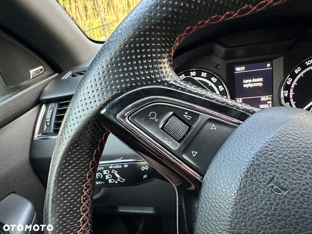 Skoda Octavia 2.0 TDI (Green tec) DSG RS - 26