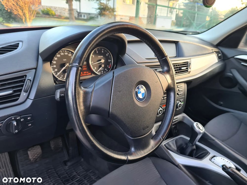 BMW X1 sDrive18i - 12