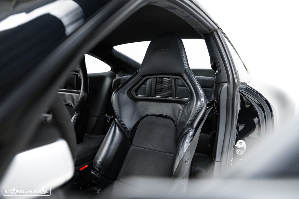 Porsche 911 (991) Carrera 4 GTS - 10