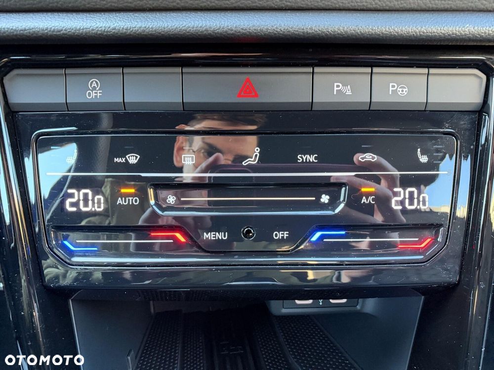Volkswagen T-Roc - 25