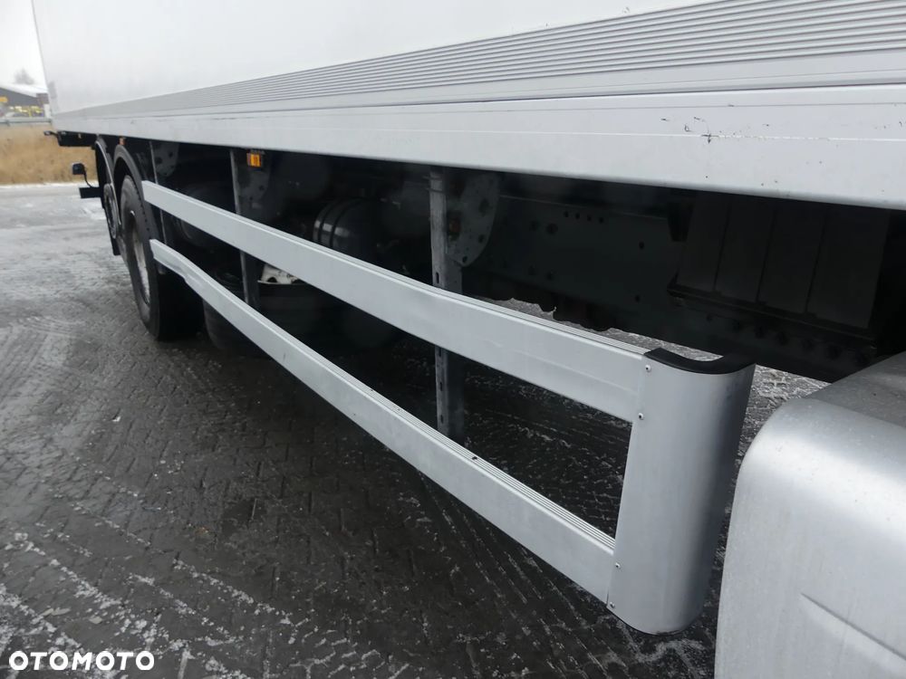 DAF CF 370 / 6x2 / CHŁODNIA 9.40 + WINDA / EURO 6 / CARRIER SUPRA 850 / - 21