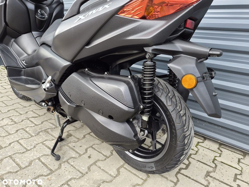 Yamaha X-max - 17