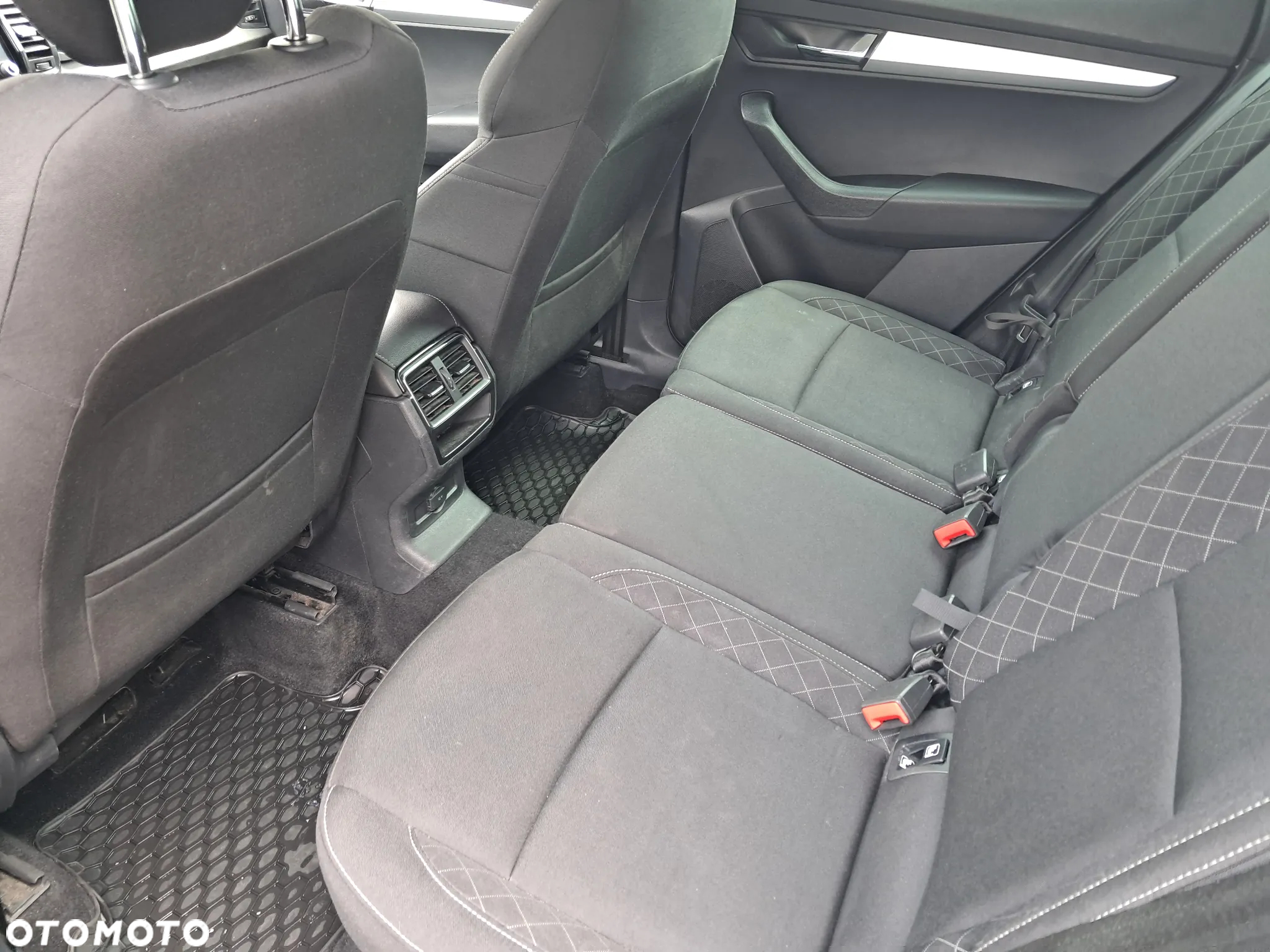 Skoda Karoq 1.5 TSI ACT 4x2 Ambition DSG - 12