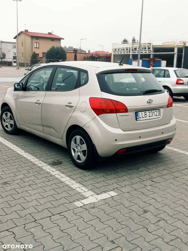 Kia Venga - 3