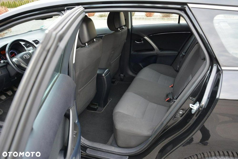 Toyota Avensis 2.0 D-4D Comfort - 17