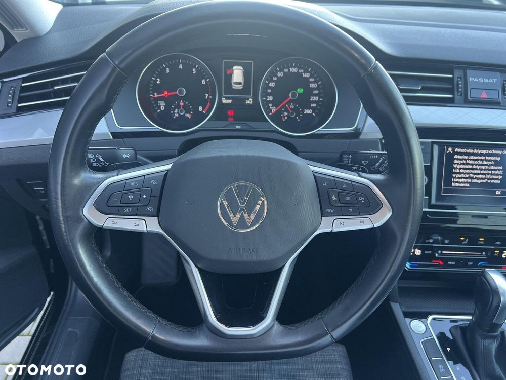 Volkswagen Passat - 21