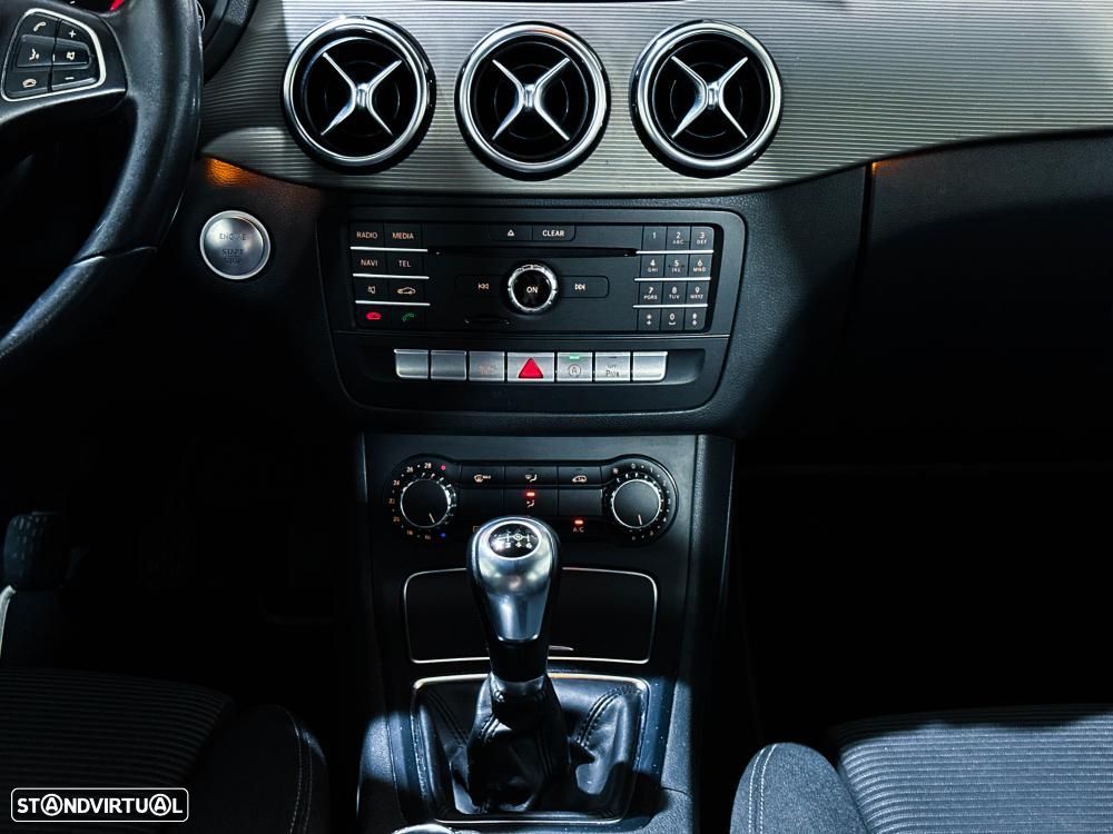Mercedes-Benz B 180 d Urban - 23