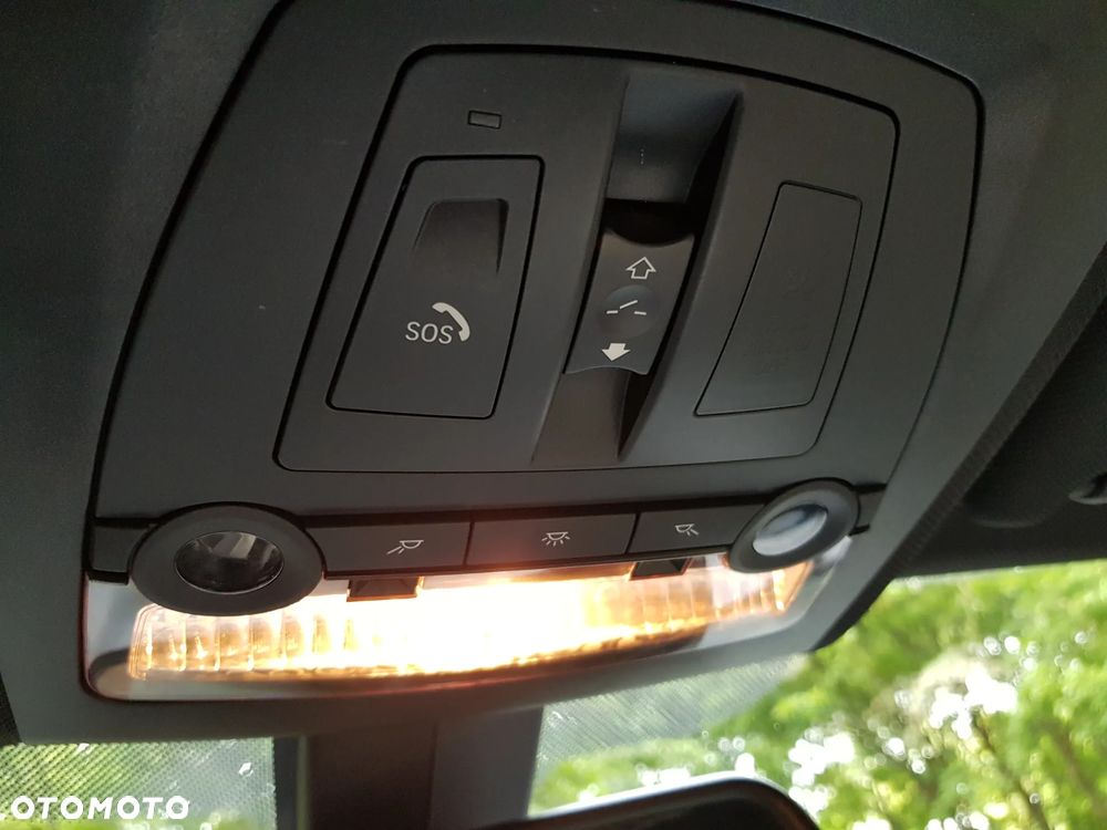 BMW Seria 5 528i xDrive - 23