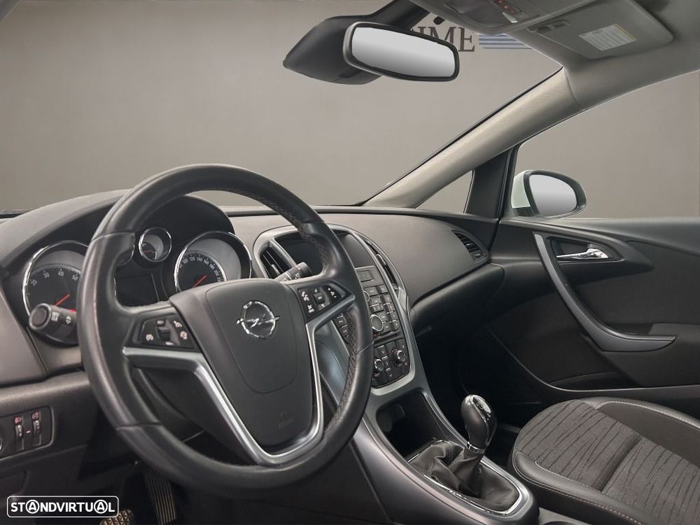 Opel Astra Sports Tourer - 10