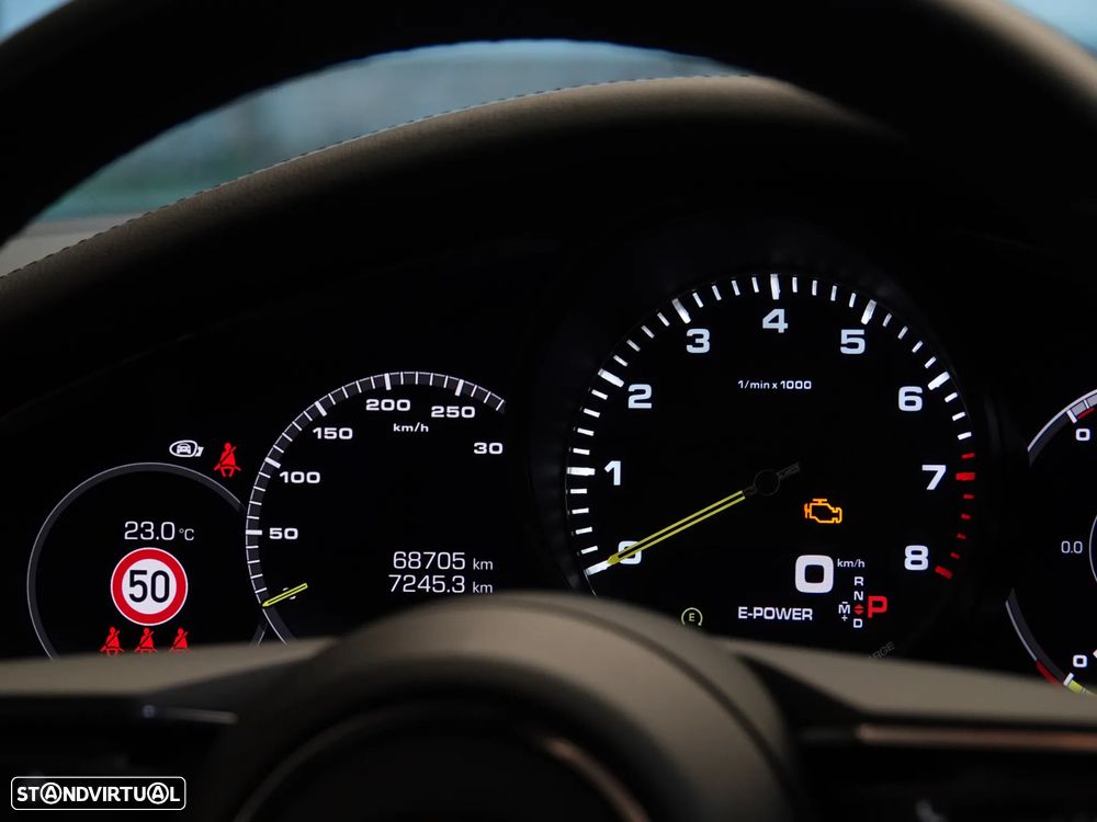 Porsche Panamera Sport Turismo 4 E-Hybrid - 32