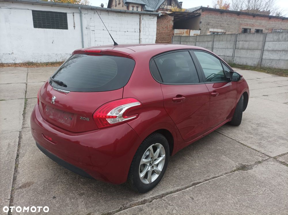 Peugeot 208 - 4