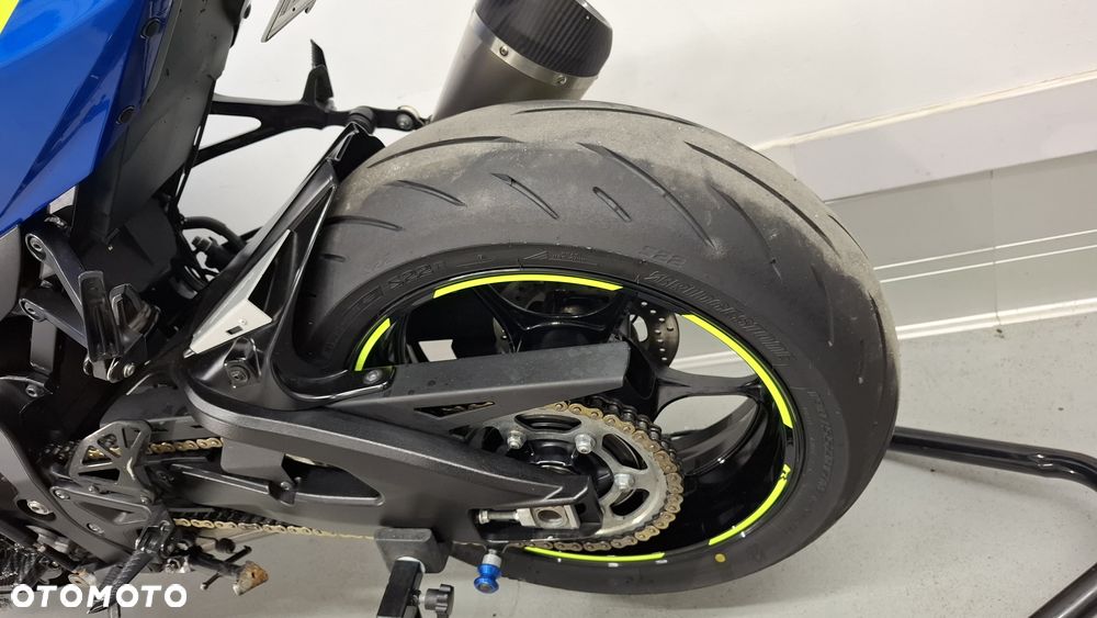 Suzuki GSX-R - 12