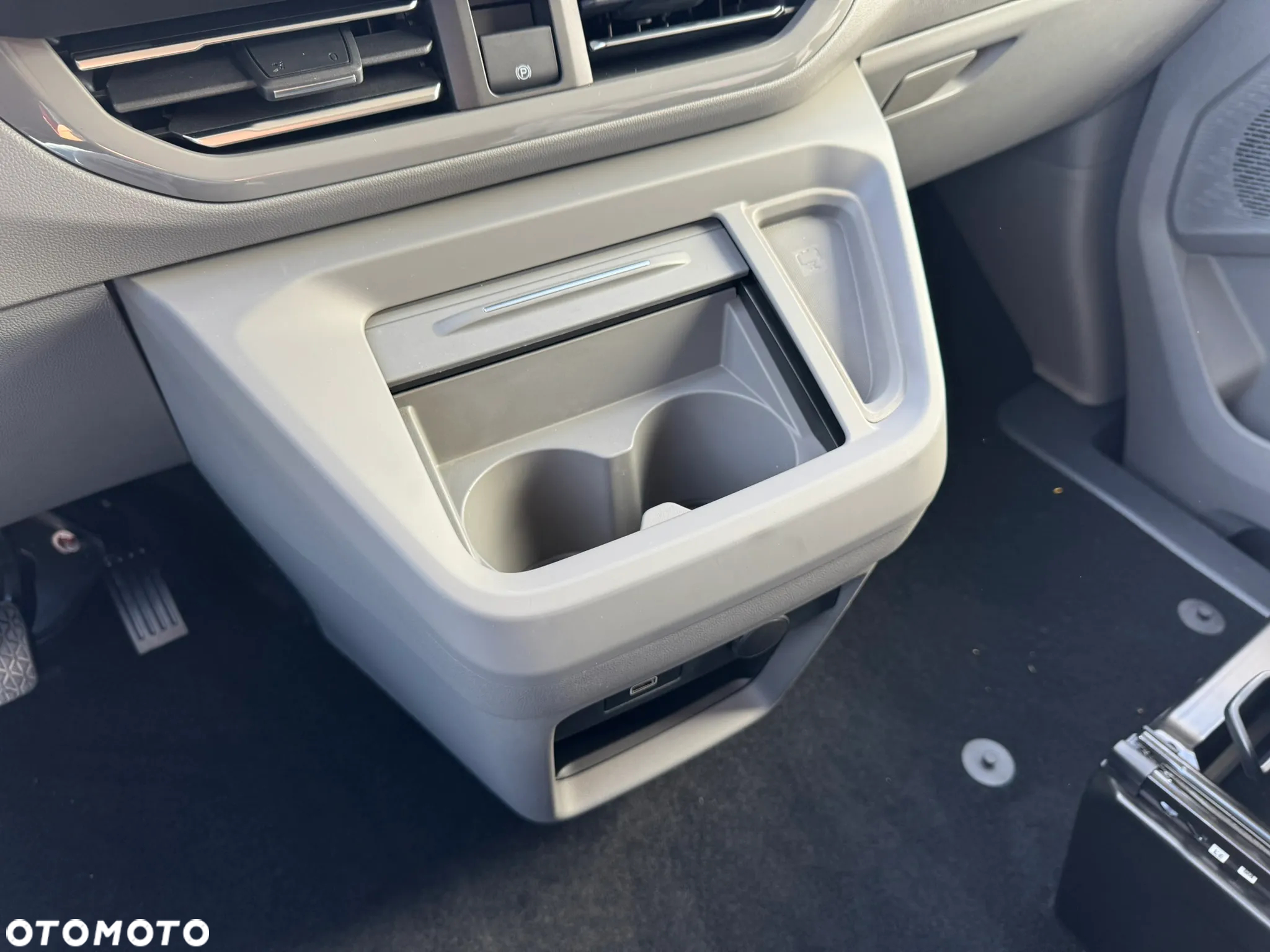Volkswagen Caravelle 2.0 TDI L2 Style - 20